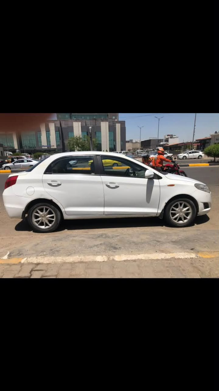 شيري فلاوين موديل٢٠١١تبريد شغال كير ومكينه مكفولات.  بيهه طخه بالباب السايق. بدون صبغ بلاد بعدهه مكان بغداد الغزاليه سعر ٣٠وبيهه مجال بسيط حك الجيه لتواصل واتساب فقط ***********
