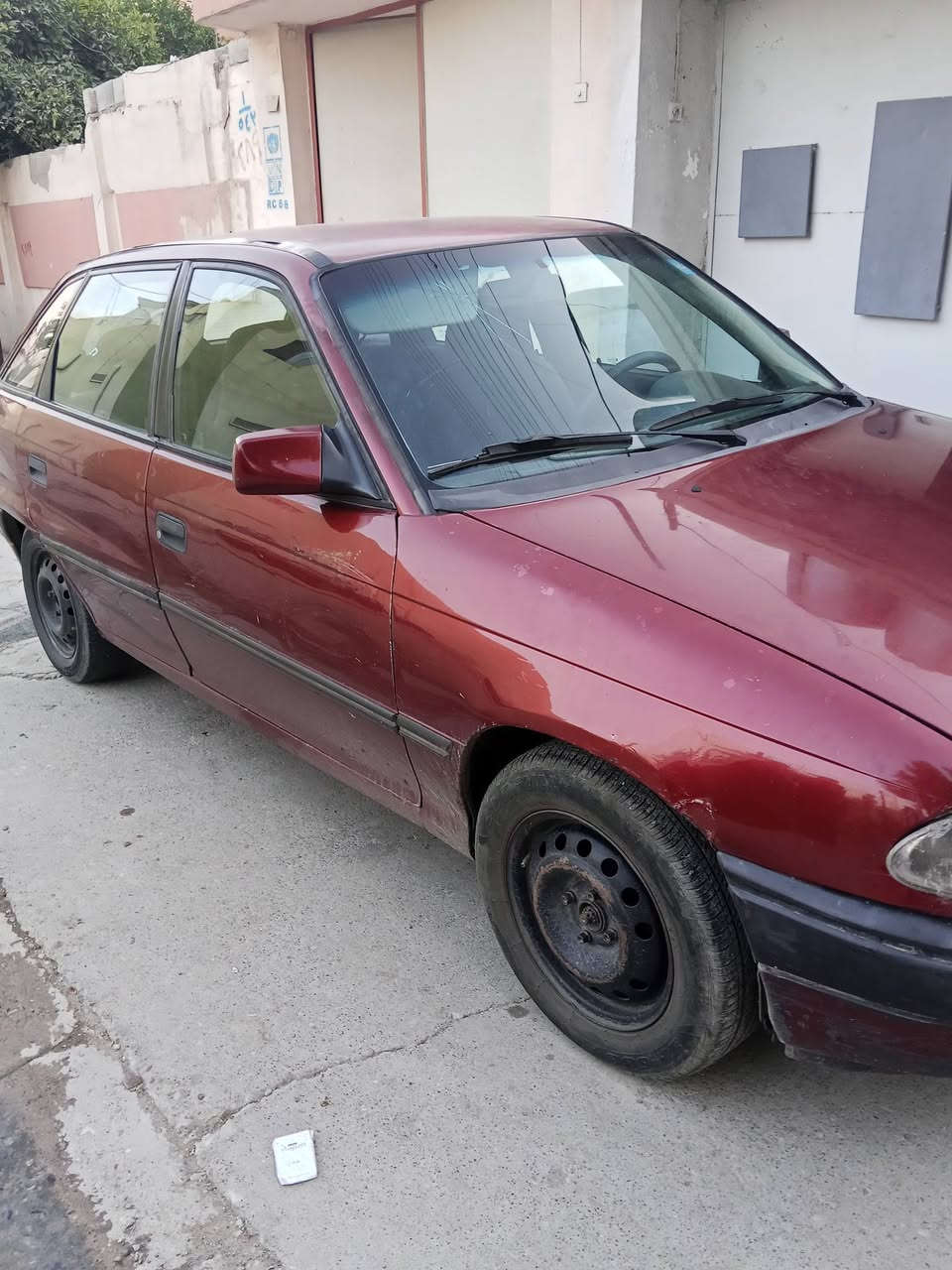 استرا حجم 16 بدون صبغ  رقم نينوى إنكليزي إني الشرعي محرك بداية نفخ بدون صرف سيارة جاهزه مال بيت السعر 35 وبيها مجال قليل الإتصال على الرقم ***********
