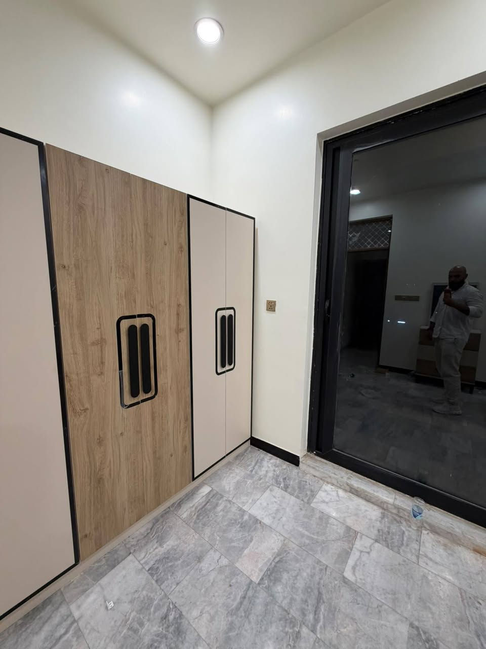للإيجار في السيدية
بيت50م ✨مواثث

🔹 يحتوي على:
🏠 2غرف نوم
🏠 صالة
🏠 مطبخ
🏠 خدمات

💰 السعر: مليون ربع مال شهرين 

📞 للاستفسار:***********

مكتب حلم عقاري
