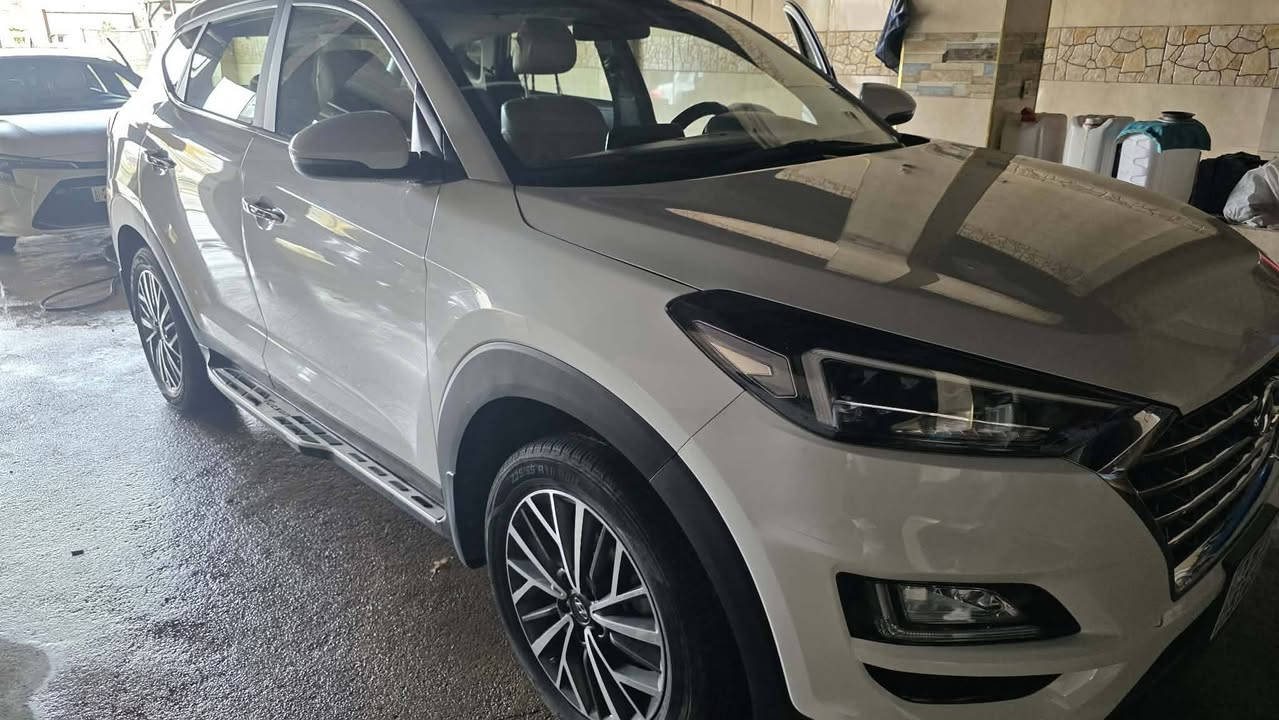 Hyundai Tucson 2020
Hyundai Tucson

مۆدێل 2020
فول مواسەفات
97 هەزار کم بیلادی ڕۆیشتووە
بەسمە
کوشن  کارەبایی
ئاوێنە ئۆتۆ شەفت
یەدە بەسمە و نیکل
٢ بەسمەی بیلادی
خەلیجی و کۆری 
دەعامی بۆ دەعامی هیچی پێوە نییە
گێر و مەکینەی بەشەرت
هیچ کێشەیەکی تێدا نییە
 
سيارة توكسون خليجي بدون سبغ كلين تايتل رقم اربيل 

ژمارەی خاوەن ئۆتۆمبیل
***********
***********
***********
ناونیشان: خلیفان
