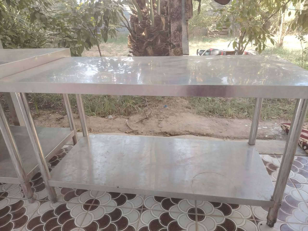 السلام عليكم غراض مطعم كاملات للبيع جدد استخدامه شي قليل مكلف بل نشر رقم صاحبهن  ***********
