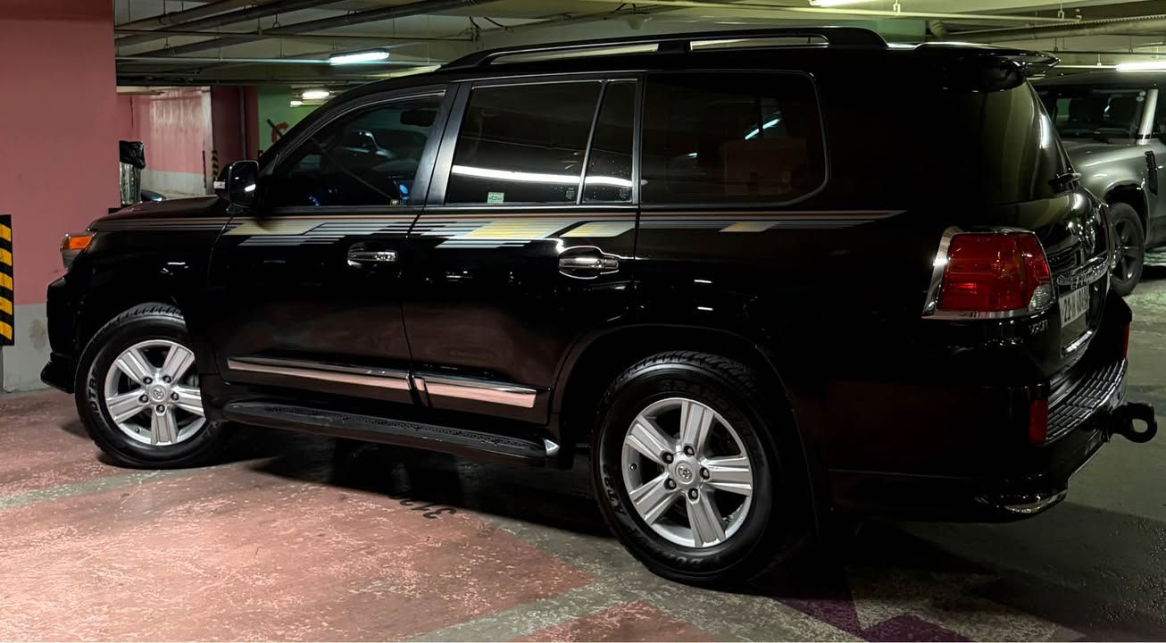 لاندگرؤزار ٢٠١٢خليجى بريم شه ريكه جيهان V8VXRفول مواصفات لگزيز بى سبوغ گير و مكين وشتى ناكرايته وه به شه رت هه مووى ره قم وسانه وى نوئ كه ميك كارتى هه يه نرخ٣١٠وره قه 
***********
*********** أربيل, العراق
