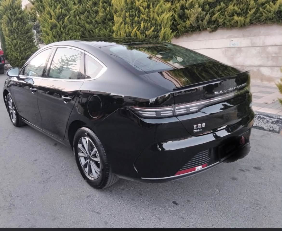 BYD DESTROYER 05 DM-i 2025
الون اسود رقم بغداد 
بي واي دي ديستروير
تقطع مسافة : 1200 كم بالفل
turbo 1500cc : سعة المحرك
سعة خزان الوقود : 48 لتر
حجم البطارية : KWH 8.3
تقطع مسافة : 55 كيلو في شحنة حجم المحرك الكهربائي : KWH 132
عزم الدوران : N.M 316
التسارع من 0 إلى 100 كم/س : 6.9 ثواني فقط
عدد الأحصنة : HP 179
نوع البطارية : بليد
المواصفات :
كراسي جلدكامرا خلفية
انظام التشغيل عن بعد نظام الدخول الذكي
(HOLD AUTO ( هاند بريك كهربائي
اوامر صوتية للتحكم بالسيارة
حساس مطر
شاشة بحجم 12.8 إنش
شاشة العدادات 10.25 إنش
عدد السماعات 12
عجلة القيادة جلد
ازجاج ملون
حساسات خلفية
انظام الضوء النهاري
•تحكم كهربائي بالمرايا الجانبية
ماشيه 21  الف اسعر💴 20💴 مليون 
العنوان سامراء رقم الهاتف بي واتساب 
***********
