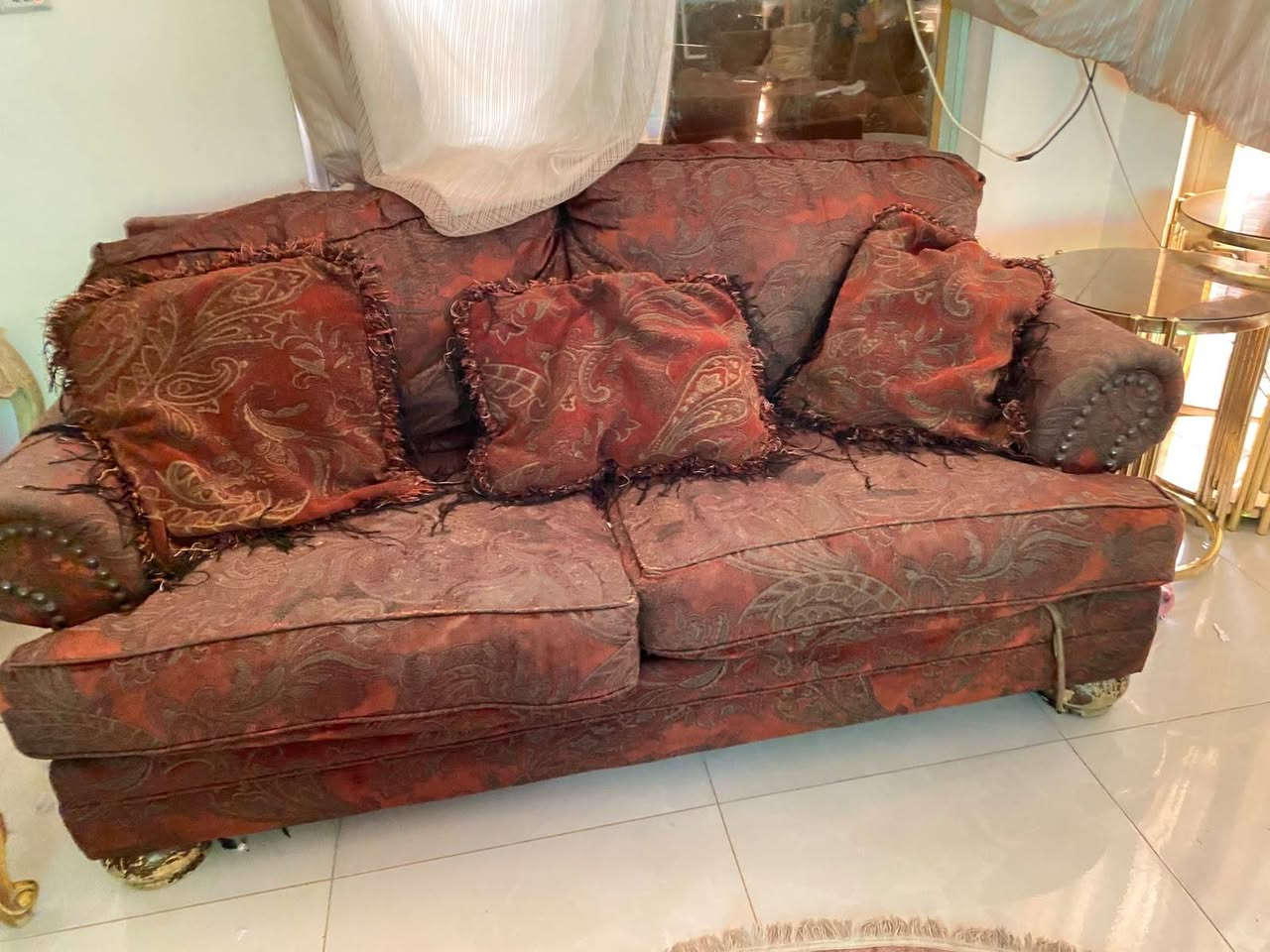 عندي أغراض بيت مستعملات زوالي ثلاجه كاونتر تخم غساله ال جي
