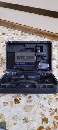 كامرة فديو VHS انتيكا قيم و اخذها و بالعافية عليك  مكاني بغداد ‏‪07838...