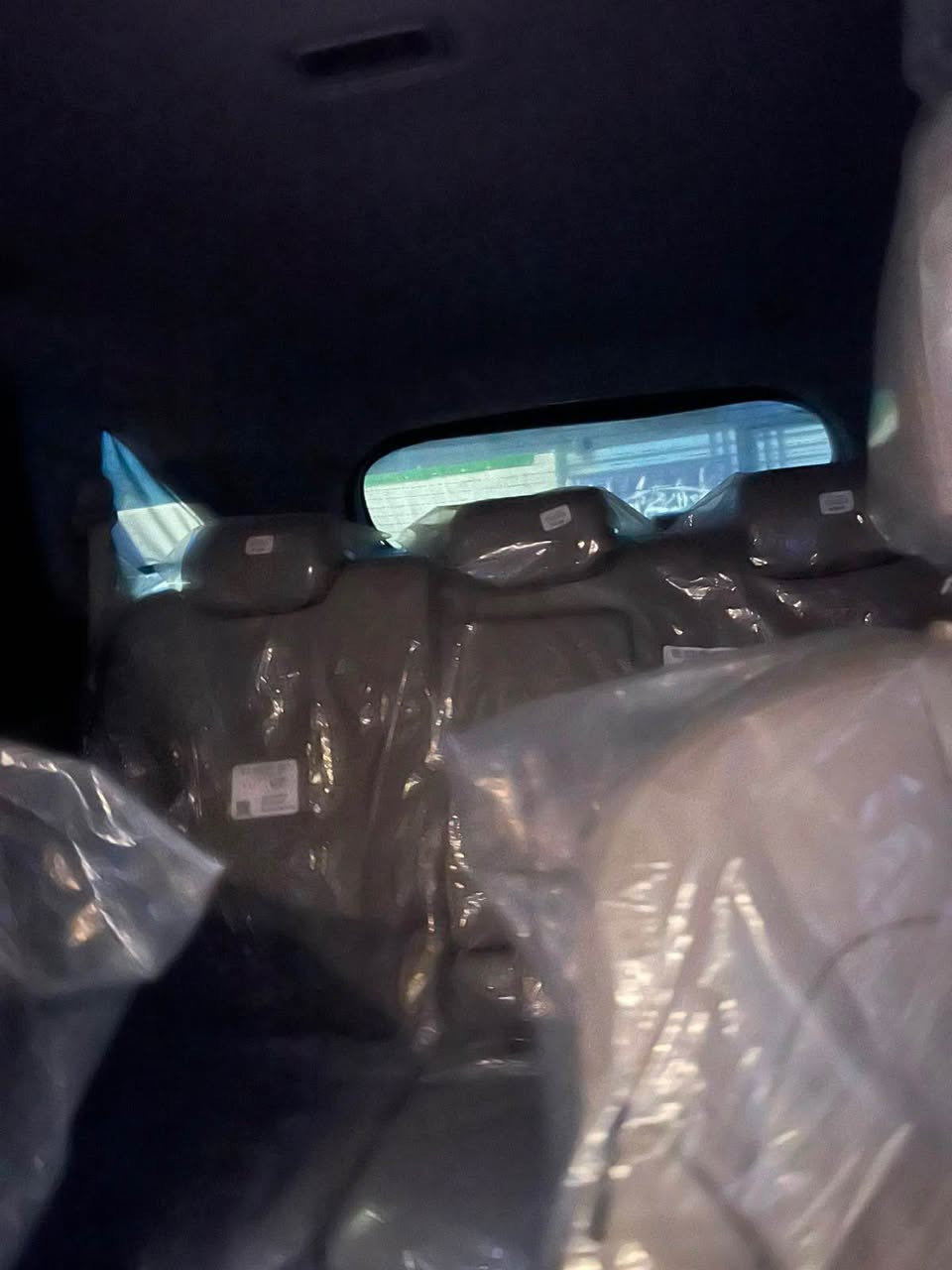 السلام عليكم سورنتو موديل 21 فول ما عدا البنوراما اربيل باسم شركه عدني بيها وكاله جاهزه للاخير السياره ماشيه 103 بيها فقط بارد بالصندوك وشويه بالباب عكس السايق ومعدلات bdr سعرها 235 وبيها شويه مجال حك الجيه *********** البصرة, العراق

