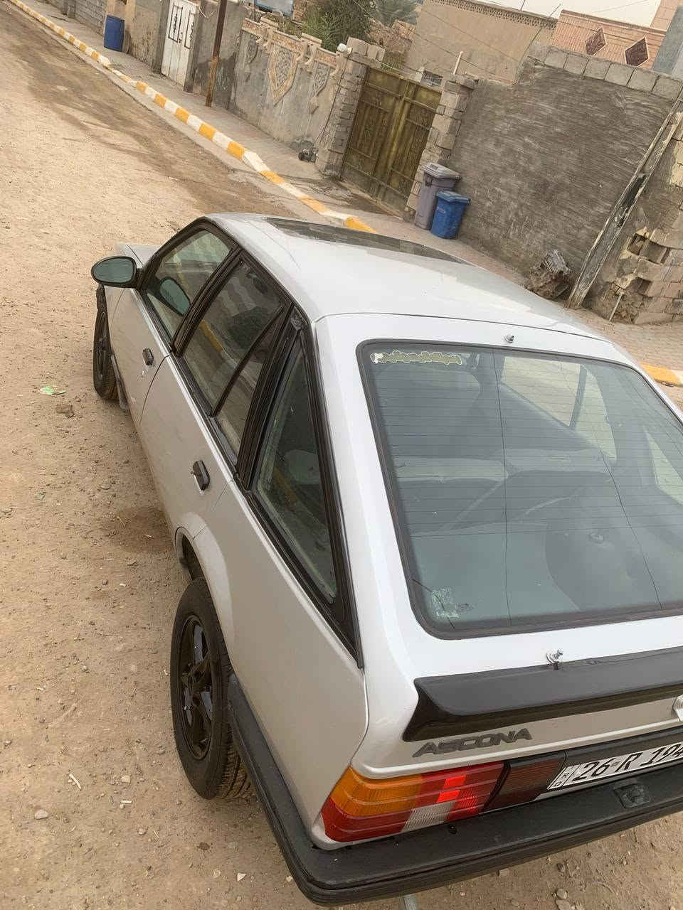 اوبل موديل 90 كير  عادي محرك شرط فول ضمان 
سنوية لل31 تحويل ثاني يوم 
كهربائيات شغالة من الدعامية للدعامية 
دوشمة غرفة كاملة 
تخم تايرات واسبير جديد 
سيارة جاهزة من كلشي 
ناقصها بس تبديل جامة امامية بيها مفطرة 
محرك 20 شرط فول كابريته محورة مو نوزل 
كامل تفاصيل السيارة كدامك اقرا المنشور زين 
السعر 21$وبي مجال بسيط 
مكان السيارة صلاح الدين سامراء 
***********
