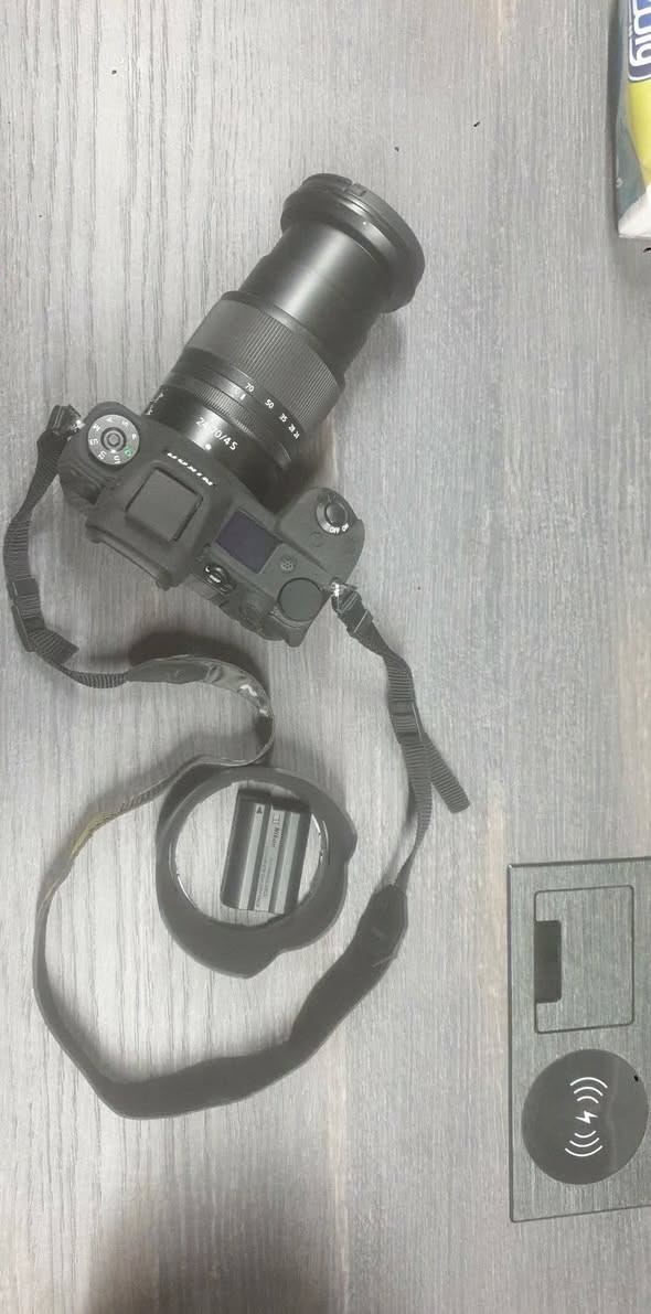 📸 السلام عليكم مصورينا الكرام
معروض للبيع كاميرا Nikon Z6II مع عدسة 24-70 البلادية.
✅ نظيفة جدًا بحالة ممتازة
✅ كاملة الملحقات + حقيبة أصلية
✅ استخدام قليل ومناسبة للمحترفين والهواة
للتواصل: ***********
