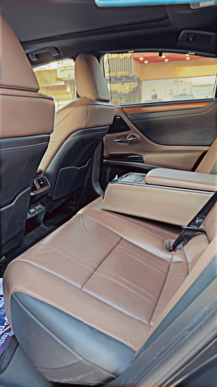 🔥 للبيع | Lexus ES 350 Platinum 2023 🔥

🇯🇵 لكزس ES 350 بلاتينيوم
🏢 وكالة ساز العراق | ضمان وكالة
✨ خليجي | مواصفات بلاتينيوم

💎 محرك V6 3.5L
302 حصان
أوتوماتيك 8 سرعات
دفع أمامي

📍 الممشى: 90,000 كم
📄 السونار مرفق بالمنشور

  المواصفات
▪️ سقف بانوراما
▪️ جلد فاخر
▪️ مقاعد كهربائية
▪️ تبريد وتسخين المقاعد
▪️ ذاكرة مقعد السائق
▪️ دخول وتشغيل بصمة
▪️ شاشة وسطية
▪️ Apple CarPlay
▪️ كاميرا خلفية
▪️ حساسات أمامية وخلفية
▪️ Blind Spot
▪️ مثبت سرعة
▪️ أنظمة أمان وثبات
▪️ إضاءة LED
▪️ شنطة كهربائية
▪️ نظام صوت فاخر
▪️ جنوط ألمنيوم

🛡️ ضمان وكالة ساز العراق

💰 السعر: 29,500$

📍 العنوان: بغداد
📞 للتواصل: *********** بغداد, العراق
