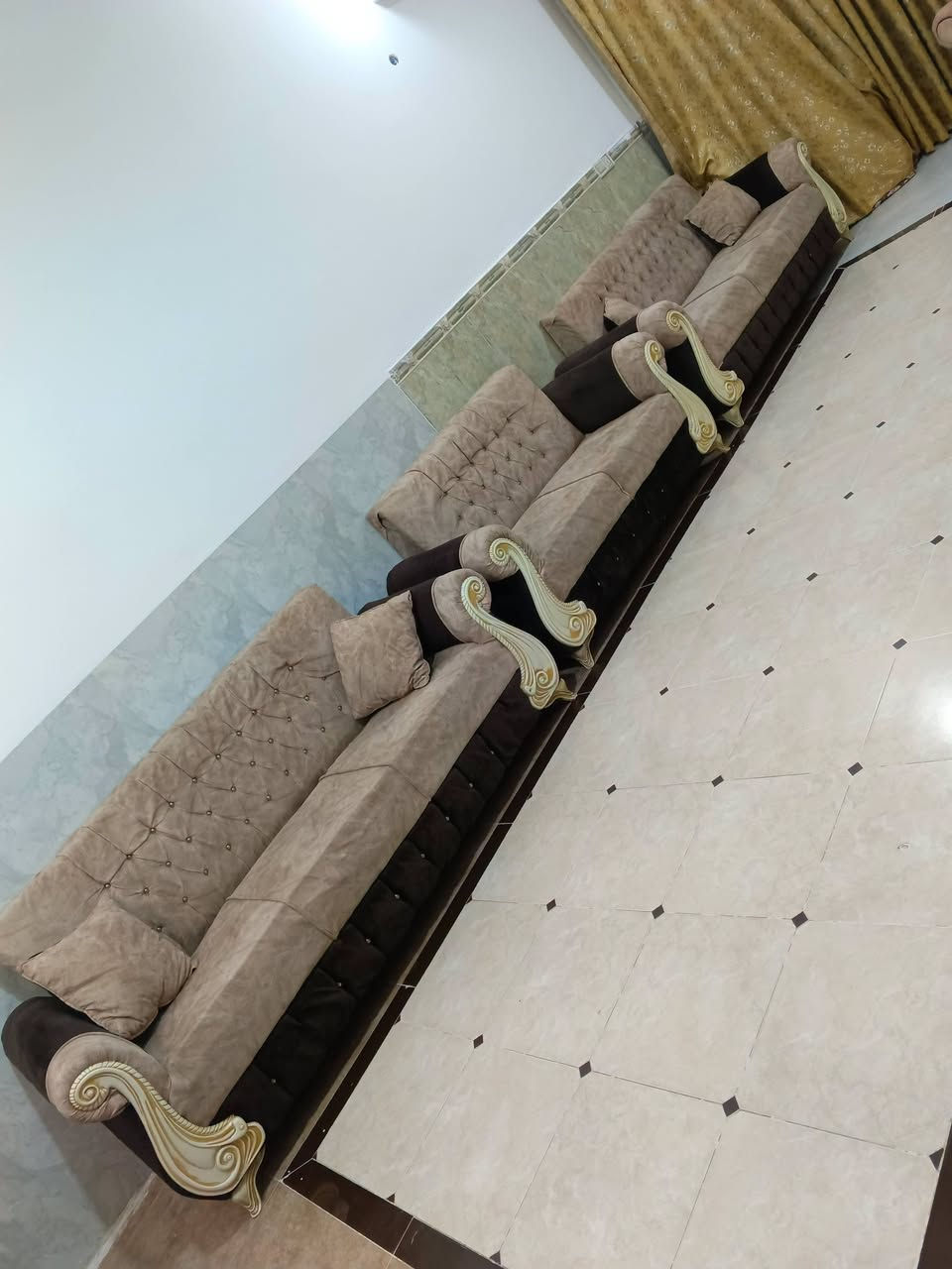 تخم تسكام عشر مقاعد مستعمل نضيف العنوان العزيزيه منطقة باب الحاره ***********0 *********** يوجد واتساب وماسنجر وتوصيل لجميع المحافظات بل الاجره
