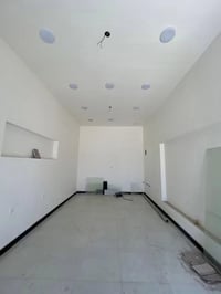 محل للايجار • طابق ارضي • ممنوع دهن سيارات