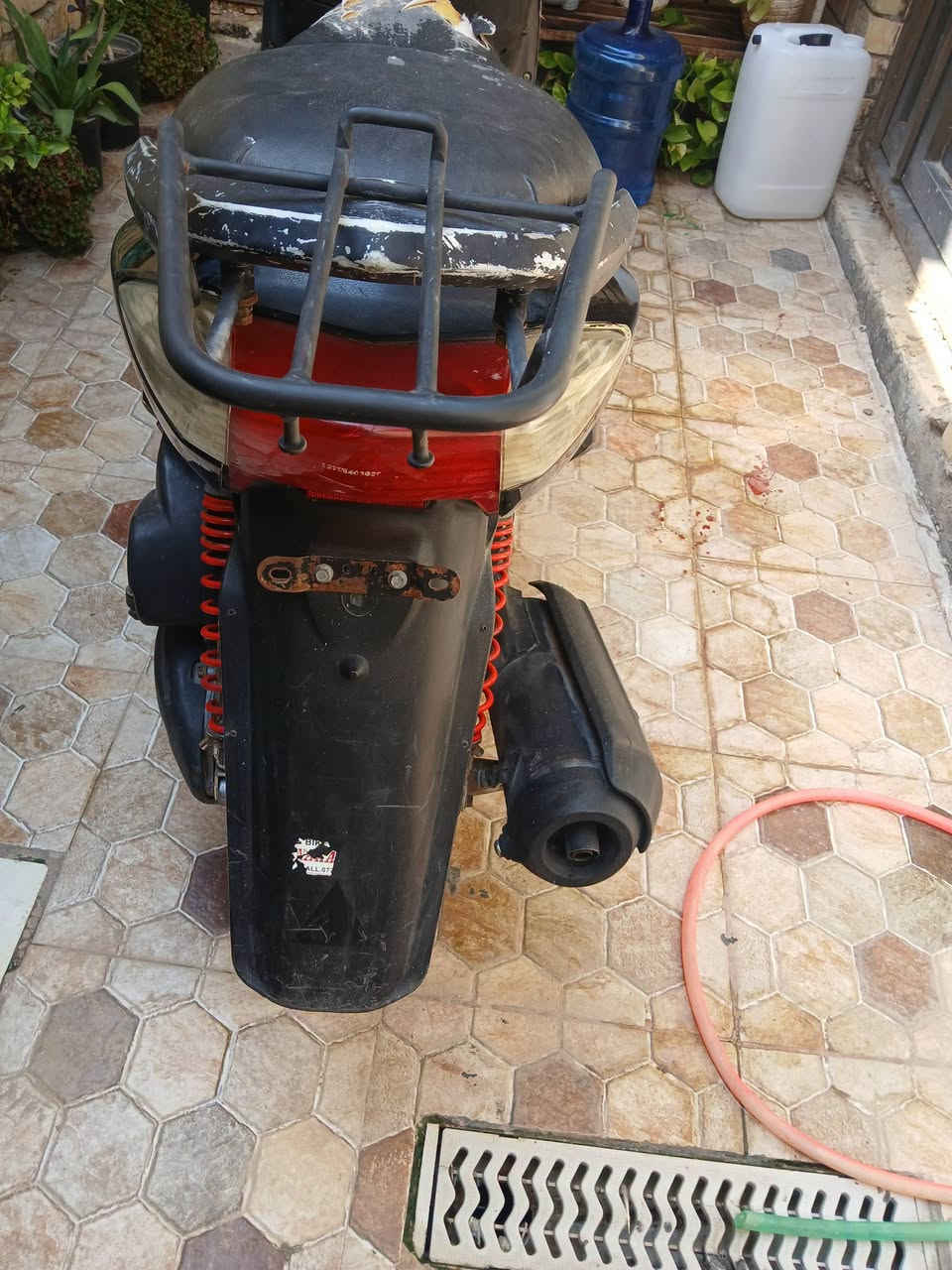 سلام عليكم دراجه سكنز البيع كابراته (كفاله عامه ) مكينه ما مفتوحه شرط فحص مكينه 4ولفات  خرسه ما تسمع صوته شلعه كلش قويه معدل 140 تفاصيل الدراجه 👇
كهربايات كله شغال ✅️
نكره سلف اي وقت ✅️
عداد سرعه بانزين شغالات ✅️
قفل استيرن قفل جنطه 
زوج تايرات جدد ✅️
طسته كلش خفيفه 4دبلات ✅️
دراجه من طول الطول كله بلادي ومختمات✅️
سعر 575 سعر مال مستعجل ✅️🫡
مكاني كربلاء مدينه العاب نوارس ✅️
رقمي ***********
ملاحظه ابيع الدراجه على فحص جيب مصلح وتعال افحص
سلام عليكم دراجه سكنز البيع كابراته (كفاله عامه ) مكينه ما مفتوحه شرط فحص مكينه 4ولفات  خرسه ما تسمع صوته شلعه كلش قويه معدل 140 تفاصيل الدراجه 👇

