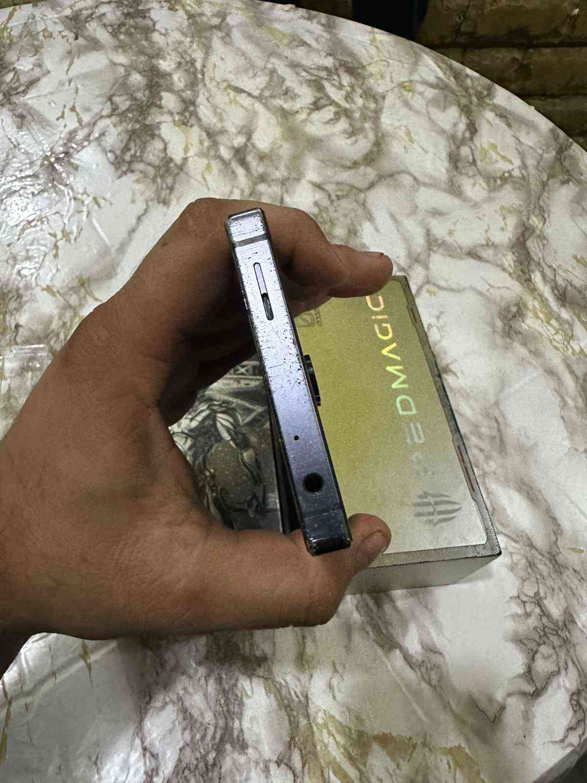 ريدماجك 8برو • رام 12+12 • مروحة داخلية