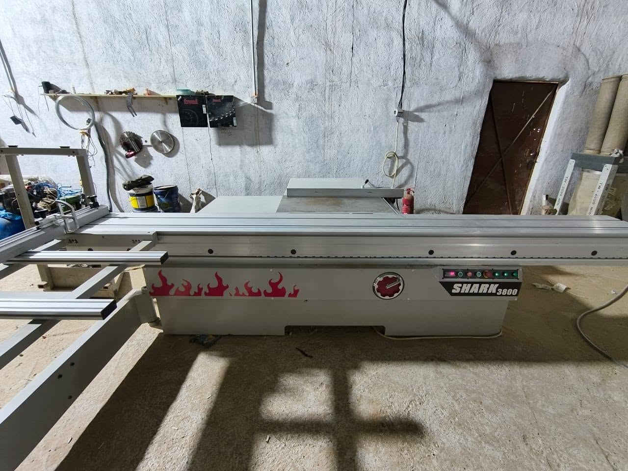 منشار shark 3800 ثري فيز
دبل سجة ثقيل مسطرة عريضة حجم كبير دبل منشار
موديل جديد ٢٠٢٥ استعمال قليل نضافة ٩٠%
المنشار جاهز وشغال وكل ملحقاته موجودة 
العنوان بغداد التاجي ***********
 السعر 6500  ست ملايين وخمسمئة الف
