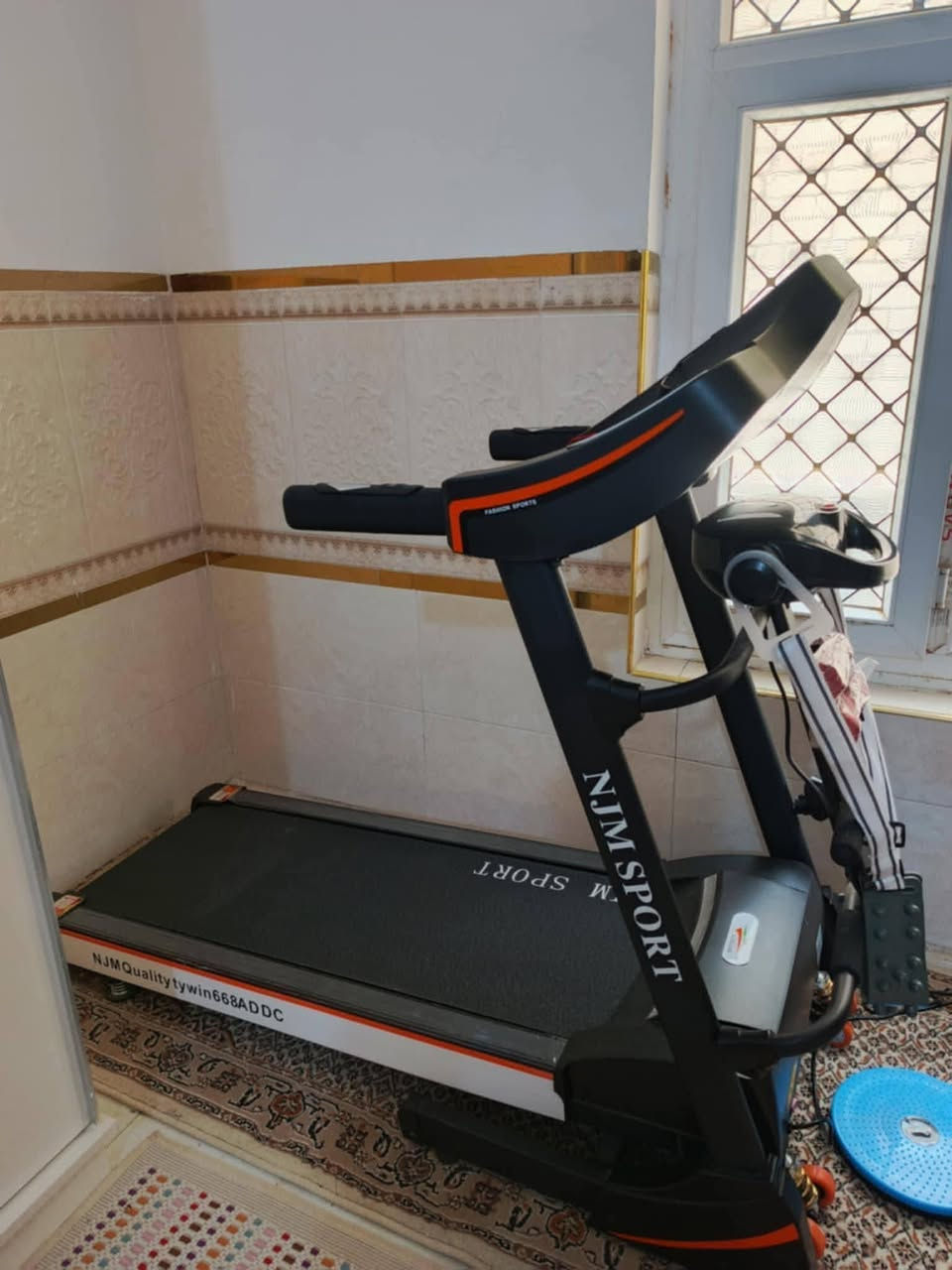 السلام عليكم .. جهاز رياضي للبيع جديد مستعمل مره وحدة فقط نوعيه اصلية وضمان وزن 120 كيلو العنوان الديوانية المركز السعر 400 .. ***********

