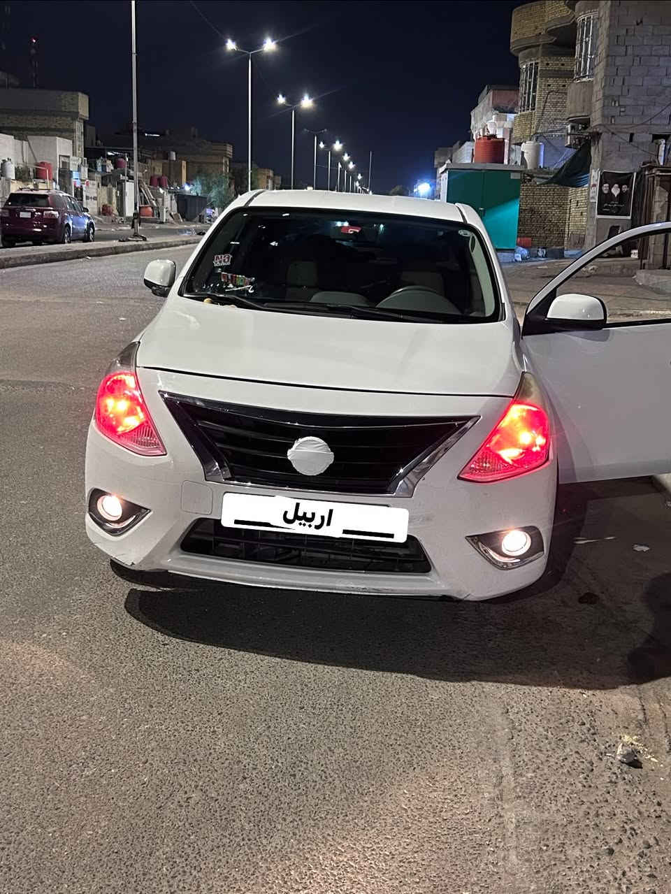 نيسان صني موديل ٢٠٢٢
سياره ماشيه ٧١ يعني اخت الزيرو السياره ما متعوبه 

حداديه تخبل تايرات نص ونص كير مكينه تبريد مكفولات 

سياره مضروبه بس ضربات خفيفه الجاملغ الخلفي جه 

السايق مرجعينه عل بارد وطاكينه كلير وصابغينه 

الجاملغ الامامي جه الصدر مبدل وبنيد بيه شبر بارد وكلير 

علماً السياره ضرباته بدون دواخل وجديده كلش بس عندي 

لتزامات وما اكدر اعوف سياره يمي لله شاهد 

باقي التفاصيل اذا تحب تتصل واتساب فقط فقط واتساب 

***********
والبياعه شرايه عليه العباس الي يكسر بسعره 

سعره ٩٧ وبيه مجال

نص مكتوب في الصور:
- اربیل
- _ اربيل _