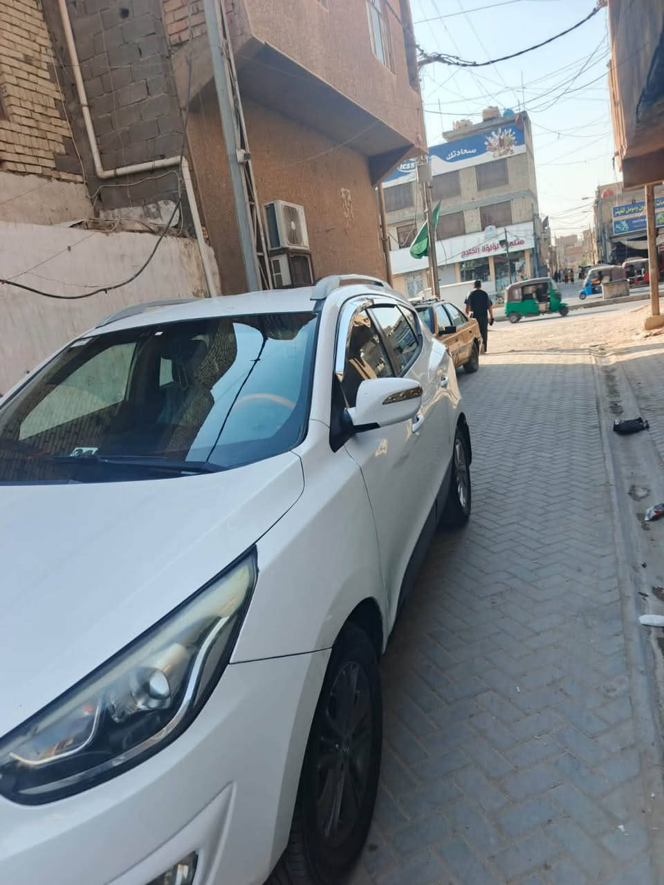سلام عليكم توسان موديل ١٦ خليجي بيه جملق شويه بنيد مكان بغداد سعر ١٢٥ رقم ***********
