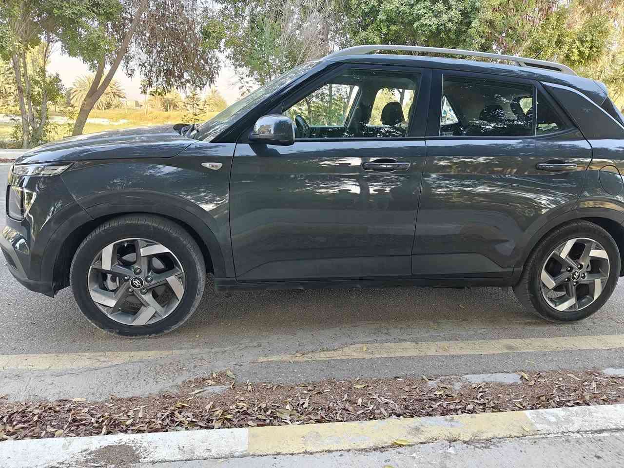 للبيع هونداي فينو 2024 دخول جديد منفيس بأسمي فول مواصفات بدون رقم السيارة 
المواصفات 
محرك 1600 دوش دبل نوزل
كير محرك جدد
السياره ماشيه 7 الف فقط
بصمه تشغيل+ابواب
تشغيل عن بعد
فتحه سقف
شاشه ديجتال
تحديد مسار
كير انظمه القياده
ويل كب كروم
تحكم ستيرن
شاشه كبيره+كامره خلفيه دواره
***********
بسعر مناسب
