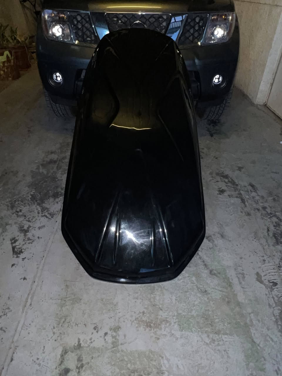السلام عليكم صدوكRoof Cargo Box شي راقي ونسيابي يعني انسه الوحيف والصوت والكوالتي مال كلش زين وجدا نظيف وكل مستلزمات موجوده سعر ٣٥٠الف  وبي مجال رقم ***********

