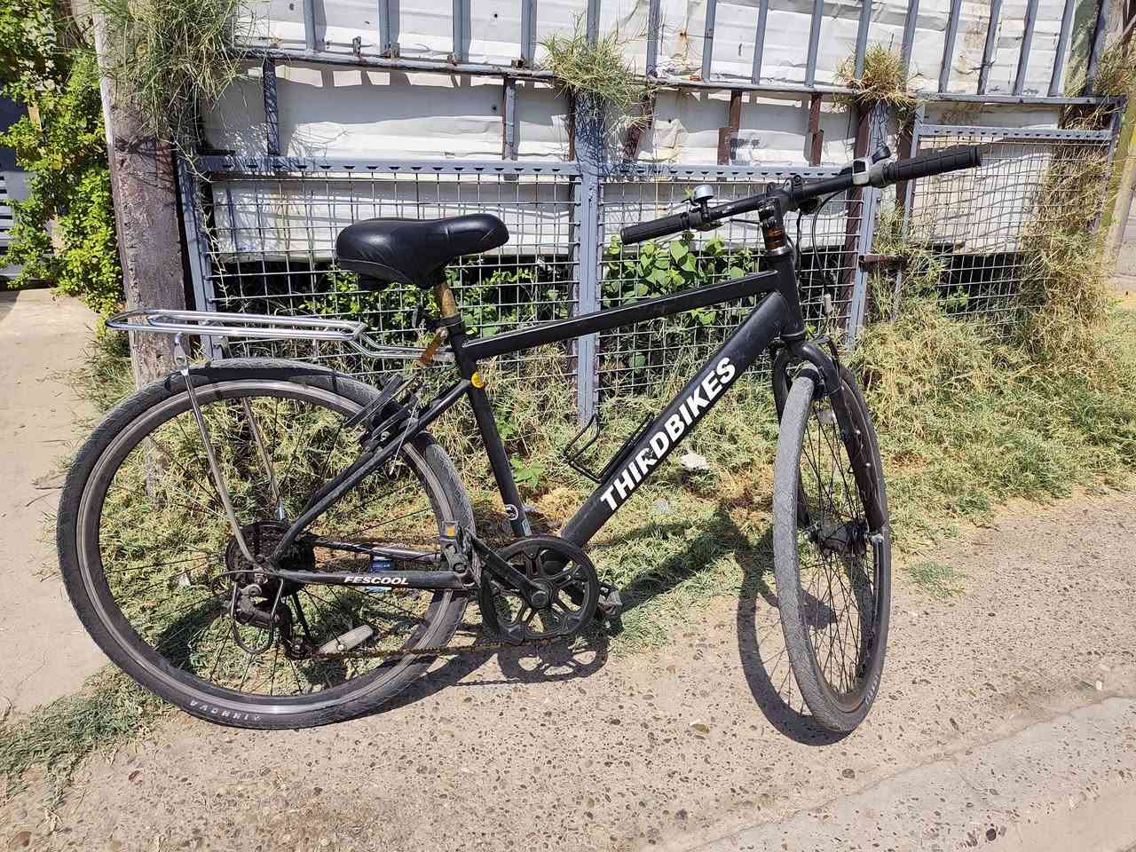 دراجة هجين  ياباني أصلي بالة (Hybrid / City Bike)
حجم 27,5
M قياس
سعرها ١٢٠ ألف قفل 

موجودة ببغداد مدينة الشعب 

***********

