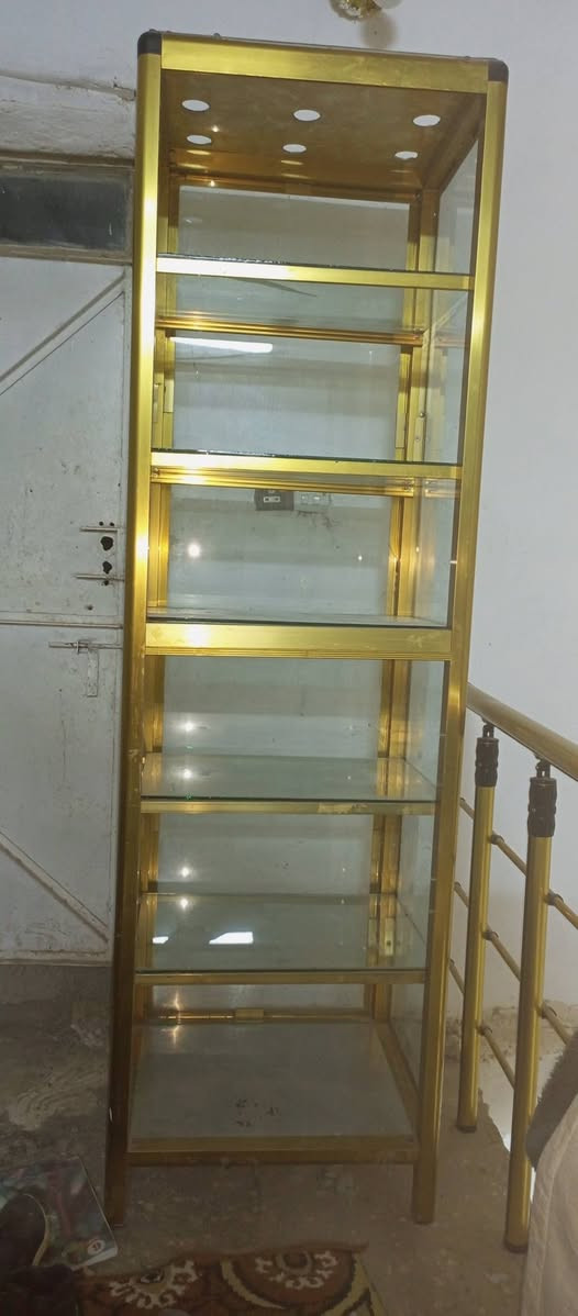 ***********
السلام عليكم معرض جام للبيع سعره 225 معرض جديد ونضيف 6خانت يرهم لهل الذهب يعرضون بي ذهب ويرهم للمحلاات يعرضون بي اغراضهم جديد ونضيف كلش
