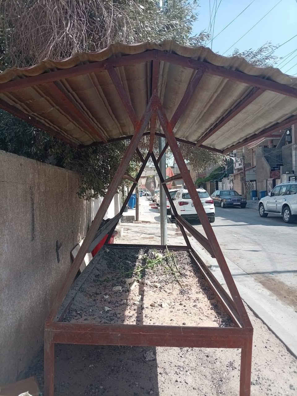 غراض محل سمك شوي للبيع
استعمال شهر واحد نضيفات جدآ 
مع ميوزة اضافية 
للاستفسار على الرقم ***********
