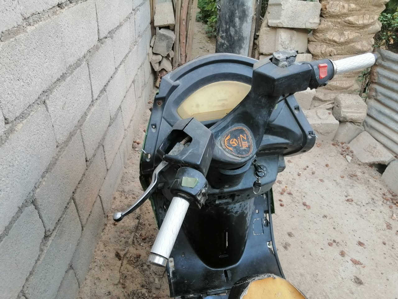 سلام عليكم عندي هاي دراجه سرعه ١٦٠ بيع على واقع حال ردلهه تجفيت سعر ١٠٠ يحب يتفضل خاص دللو مكان ناحيه سلام سراجق

