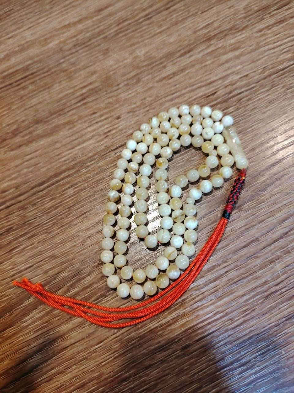 السلام عليكم كهرب طبيعي حر
قشطه بعسل ملطخ بجبس 
وزن 23غرام
سعر الغرام 5 $ 
115$ و بي مجال مكاني بغداد 
تواصل مراسله خاص او اتصال 
***********
