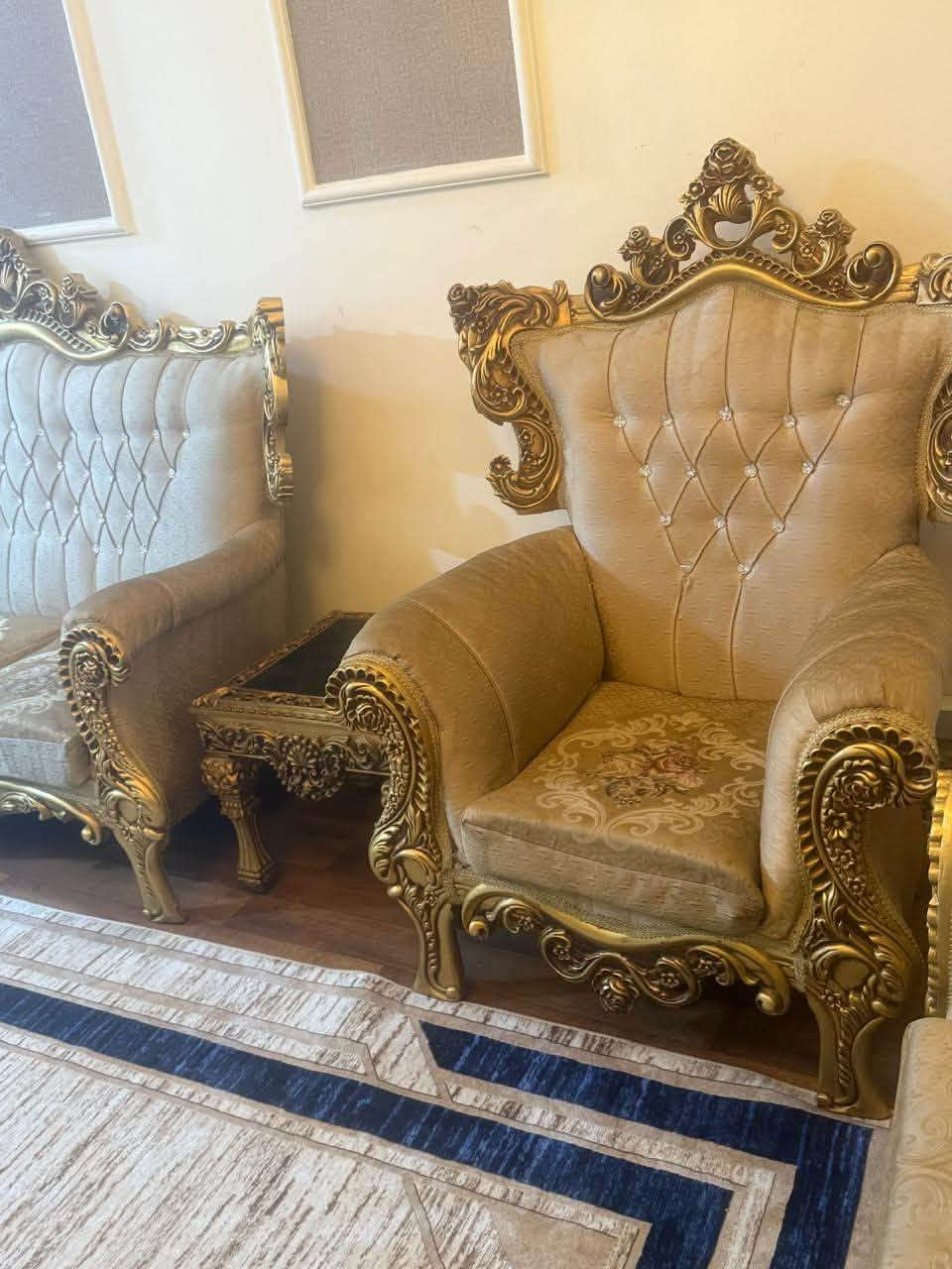 كنب • مع طبلات • يحتاج تنظيف