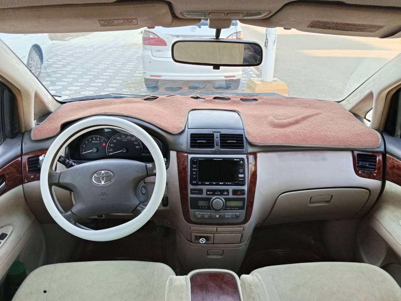 ابصم للبيع موديل2001 بصرة تحويل مباشرة كفاله عامه 
مكينة كير حدادية وتخم تاير تبريد ثلج كامره حساسات 
توويل اصل داخل بيجي سيارة جاهزة من كلشي 
السعر 115بيه مجال ***********
***********
