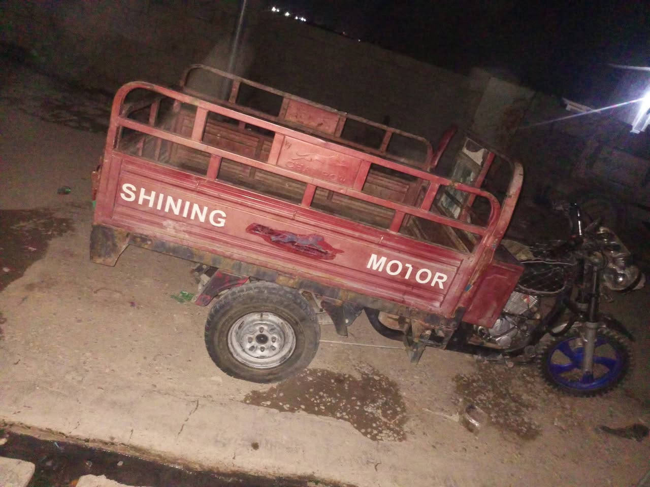 ستوته للبيع 2018 محرك 23 بس كير 3 مايبدل كهربائيات كله شقاله سعر 1050 مليون اوخمسين بيها مجال ***********
