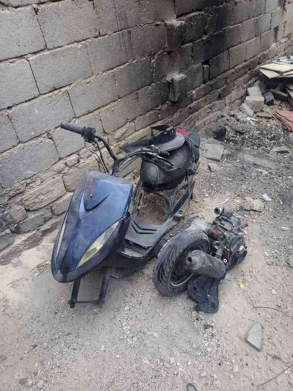 سلام عليكم  شباب هاي دراجه  ابيع كوم حديد  محركه   بي بس ولفات   سعرر 200 وبيه مجاله   مكان نجف   حي رضويه  قرب جسر  رقم ***********
