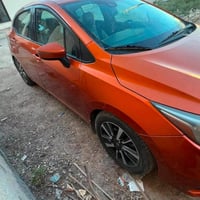 نيسان فيرسا SV / 2021 لون مشمشي رقم بابل الجديد مواصفاتSv بصمه رادار ا...