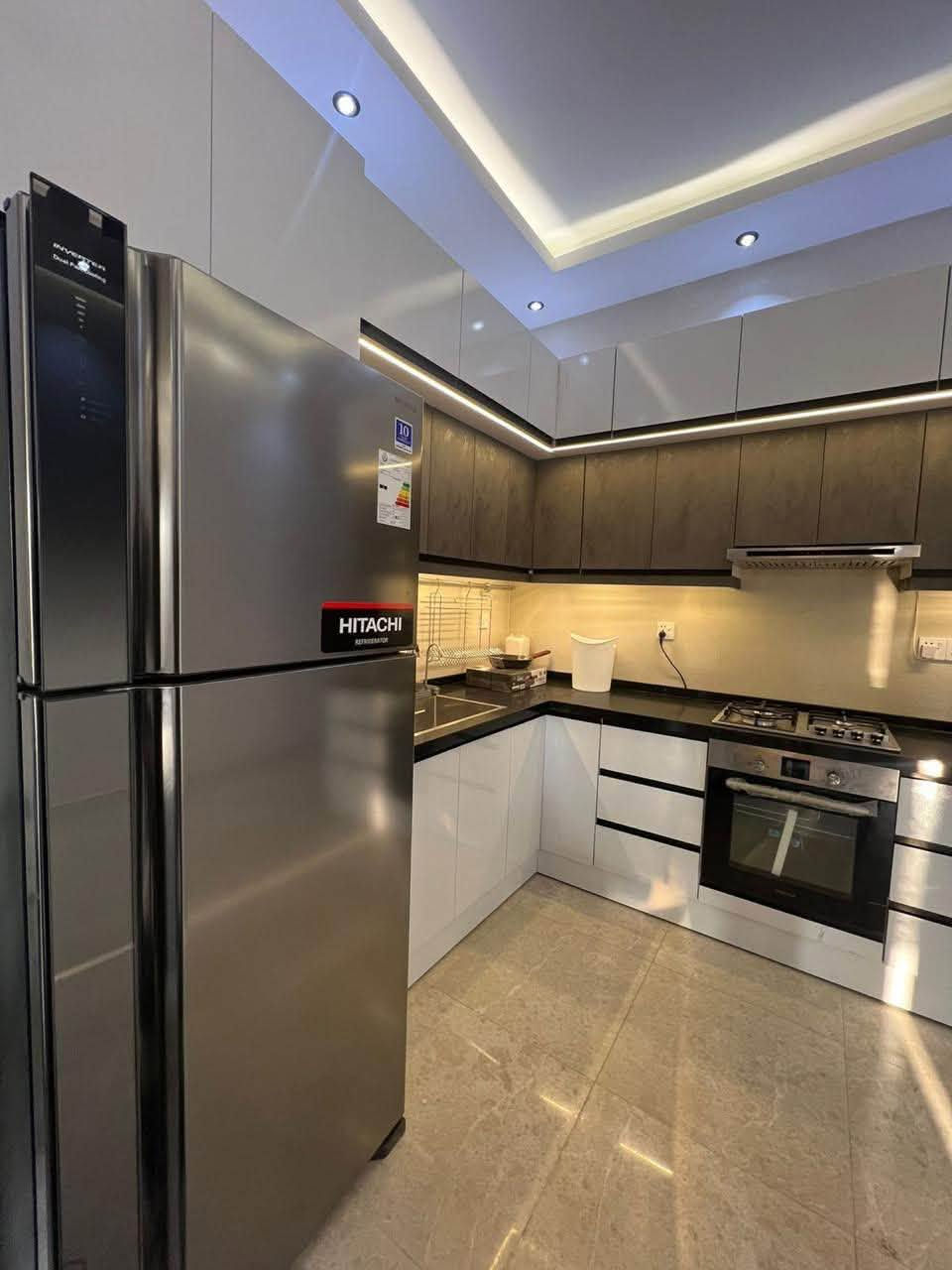 شقة موثثه دوبلكس طابقين 3 غرف نوم
📍المنصور حي دراغ 
الايجار الشهري 1300$ للاستفسار اكثر …
***********
