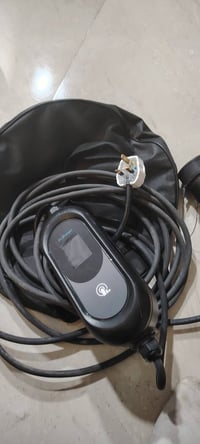 Portable EV Charger شاحن محمول للسيارات الكهربائية شاشة LCD لعرض معلوم...