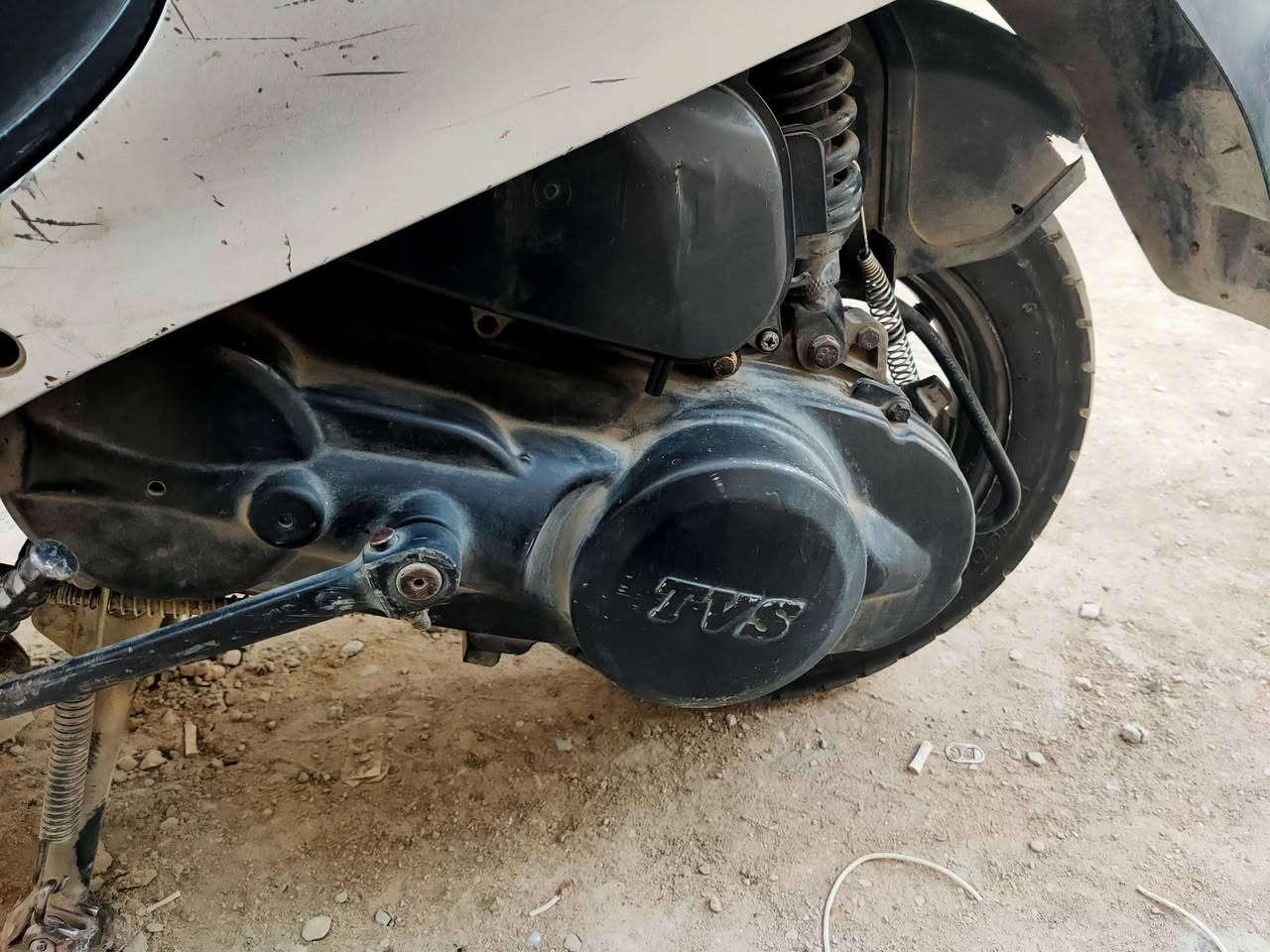 دراجه بهل الوضع كلشي شغال بيها ما عدا عداد السرعه سلف هندر نوع TVS
هنديه  425

***********
