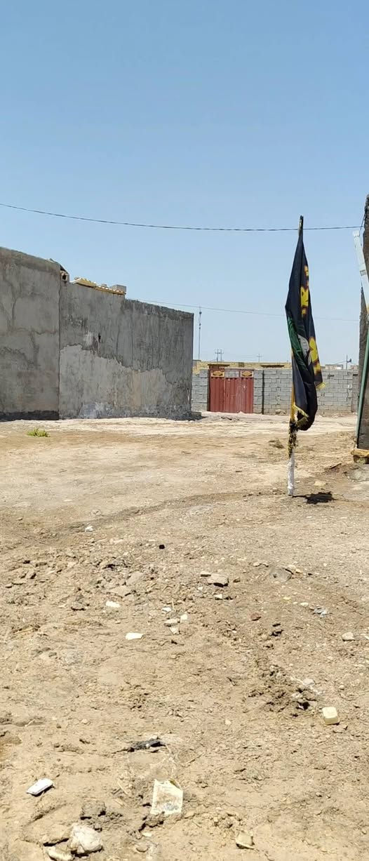 مساحه ١٠٠مربع  بنيان طابوك كلا سقف كونكريت بي ستقبال 6 في 4 وصاله 5في 3وربع وغرفه 5 ب4 ومطبخ 5 ب 3وربع متر
موقع كاع عامر ال حامي شمال  شارعهن وره المجمع السكني  قرب مولد ال راجي 
وبصفه قطعه هم100 مربع 
البيت اب 55 وقطعه ب15 ينباعن سوه
مساحه ١٠٠مربع  بنيان طابوك كلا سقف كونكريت بي ستقبال 6 في 4 وصاله 5في 3وربع وغرفه 5 ب4 ومطبخ 5 ب 3وربع متر *********** هذا رقمي بي واتساب
