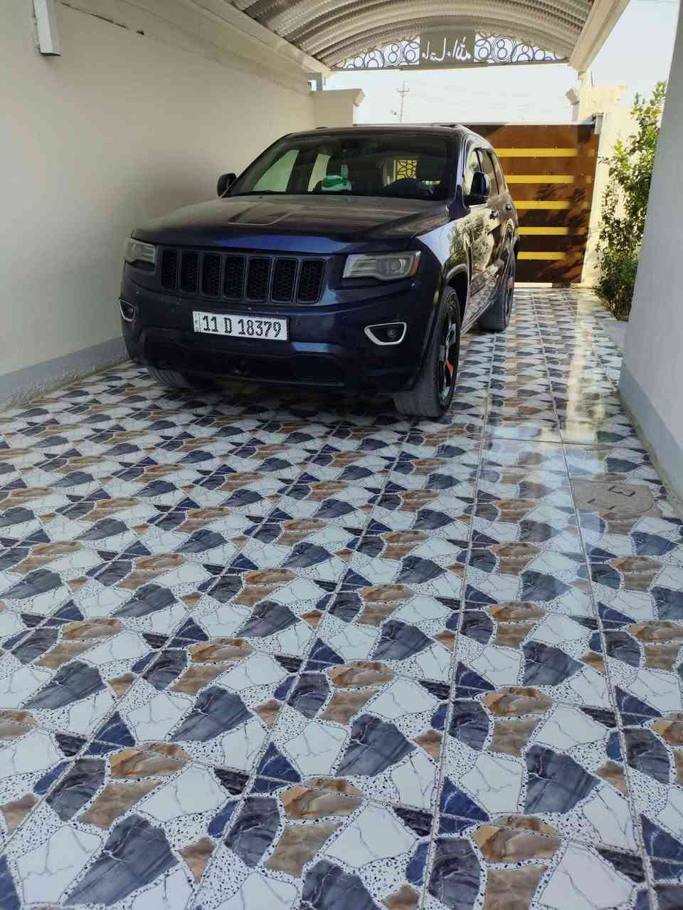 جيب موديل ٢٠١٢ خليجي محدثه بجم وصندوك ٢٠١٦ بيها صبغ عام سبب تغير لون رقم جديد وهزه جديده  فول مواصفات كشنات شادله مال ٢٠٢٠ غرفته نضيفه بانوراما رادارات بالمري الجنطه كهرباء كشنات كهرباء حساسات أماميه وخلفيه رقم بغداد باسمي محرك هيمي ٥٧٠٠ رقم وهزه وسنويه جديده  باسمي  بيع او مراوس حسب القناعه اخوان كير اتعهد بي المحرك بي خلل شغال طبيعي مابي اي صوت ونشطه بس بيها دخان من الصالنصه بيها رنك او غير شي مااعرف لان ماجيكته ابيع محرك كايم السعر 90 وبيها مجال قليل الله شاهد قبل شهر ماخذه 120 بس هذا الحديد الحمد لله ترهم مراوس الفرق كل شهر ٢٠٠ دولار  و هذا رقمي بي واتساب *********** مكاني الانبار فلوجة
