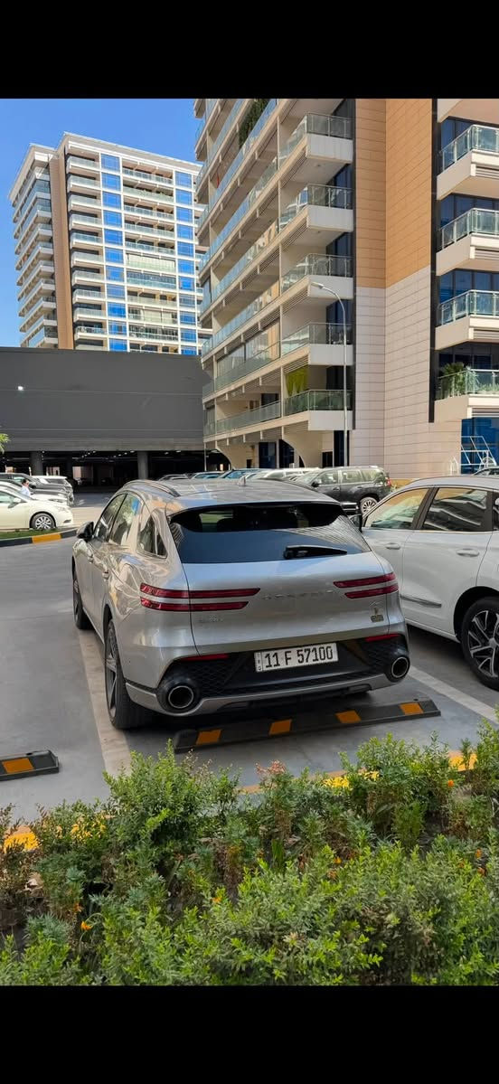 السلام عليكم
جنسزز gv 70  سبورت برستيج اعلى فئه
سياره موديل 24 ماشيه 37  
محرك 4 سلندر
سياره رقم شهداء باسمي
ضررها تبديل قطعتين باب وجاملغ  جهه سايق وبارد بسيط باب خلفي
مكان سياره بغداد السيديه
***********

