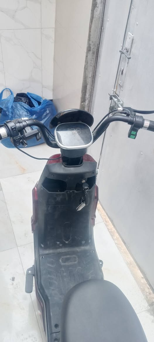 دراجه شحن للبيع عوزهه بس بطاريات السعر خاص   المكان بصره حيانيه شارع السيد الرقم ***********
