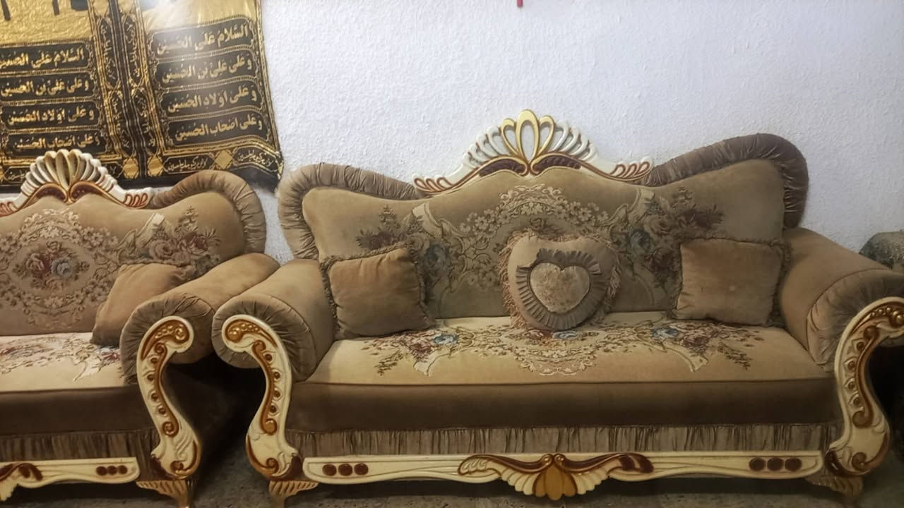 السلام عليكم تخم للبيع تفصال بلوك اسود تكمه ثقيل فصلته بمليون  السعر550 وبي مجال الاستفسار الاتصال ***********
