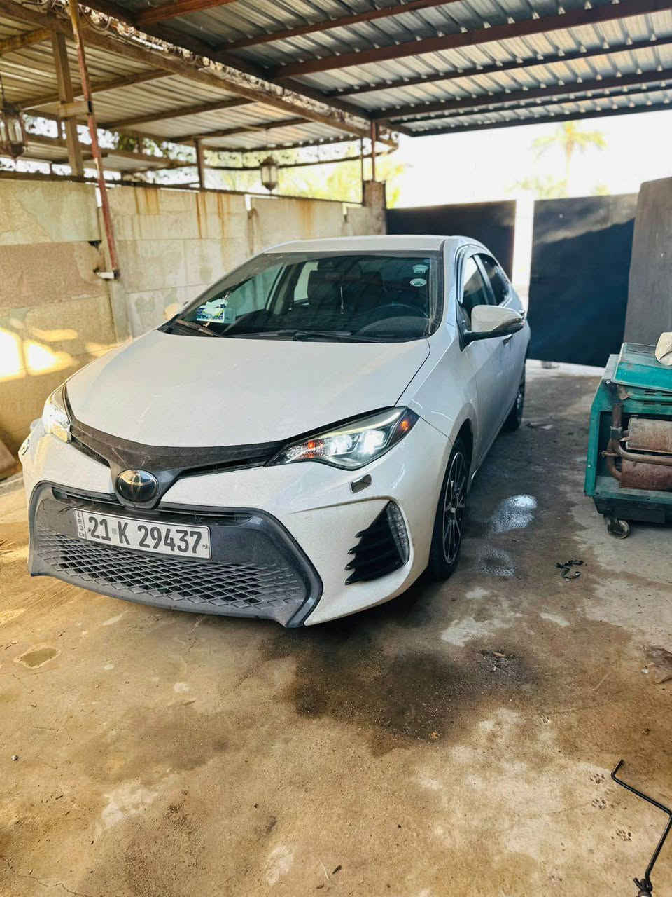 السلام عليكم 
شباب كورلا 2017
SE 
ماشيه 113ميل 
ضرر قطعه وحده سرقه 
وخشم البونيد بي قليل 
محرك وكير بشرط 
تاير تخم جديد 
ويل خمسيني
تبريد ثلج 
دفتر بانزين 

مكاني كركوك دوميز 

السعر 145وبيه مجال جدا بصيط 
*********** كركوك, العراق
