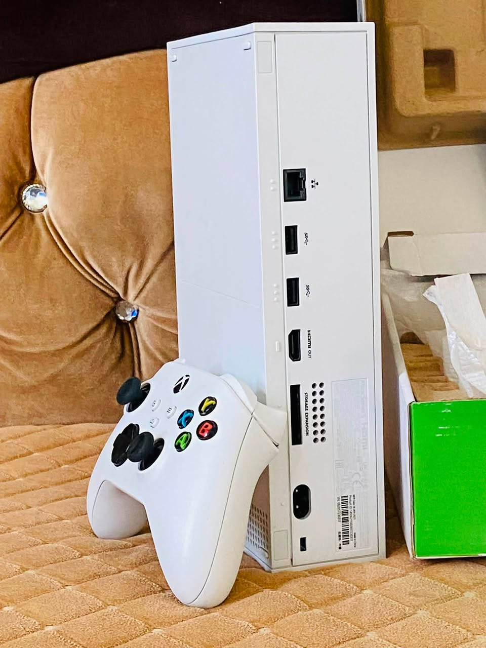 📣 للبيع: Xbox Series S (بحالة الوكالة)

الجهاز: Xbox Series S (نسخة رقمية بالكامل)

الهارد: 512GB SSD فائق السرعة

الحالة: شبه جديد، ستيكر المصنع لم يُفتح بعد

الملحقات: الكرتونة الأصلية، كافة الأوراق، الكابلات، واليد الأصلية

الأداء: يدعم حتى 120 FPS وسرعة تحميل خارقة للألعاب.

بيع او مراوس
***********
