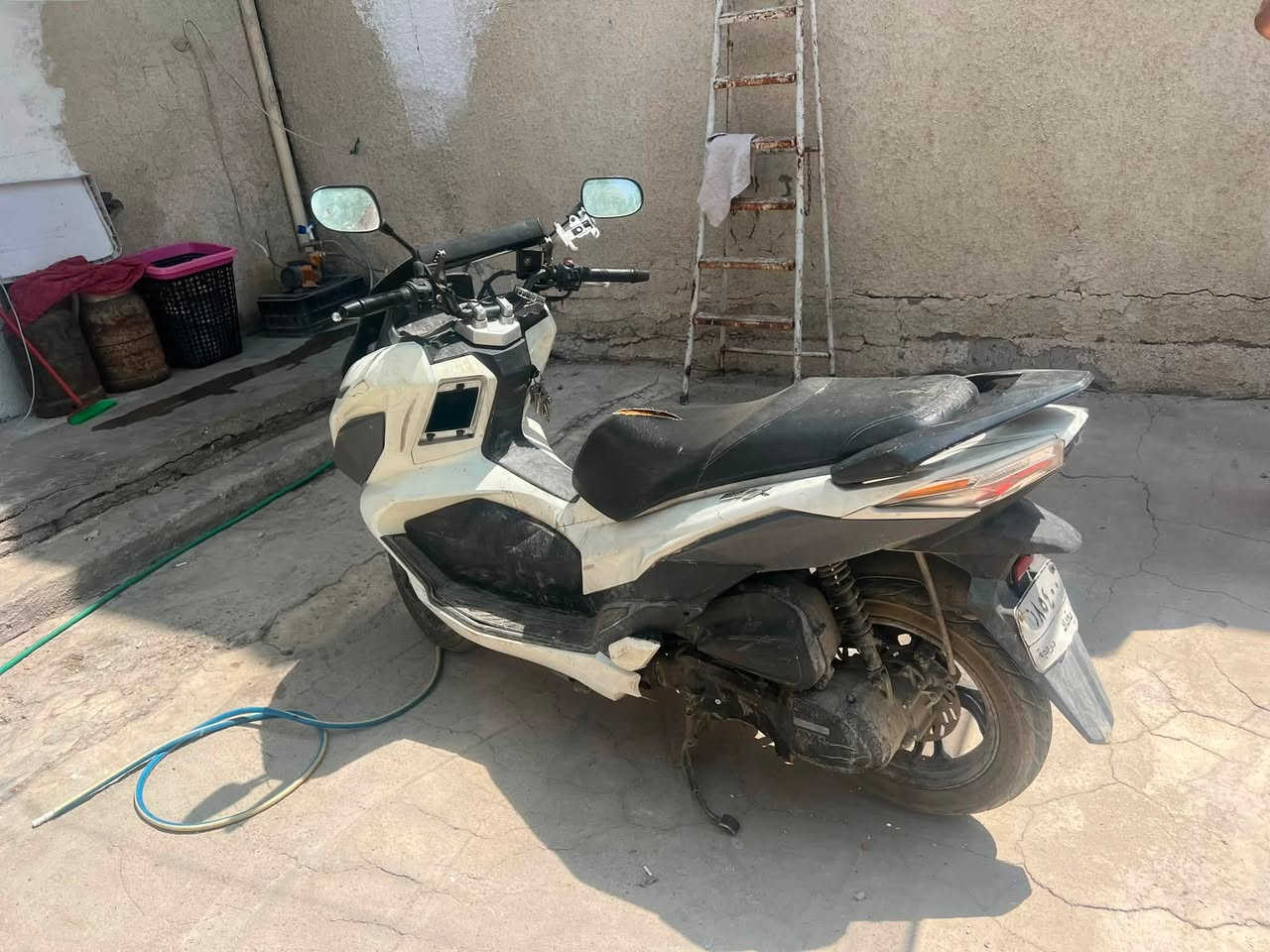 دراجة sym رقم بغداد
دراجه مرقمه ورقمها بغداد ماخذيها ب الاقساط السنويه ب اسم عجلة الخليج تخلص الاقساط وتتحول ب اسمك (اوراق كامله مال شراء )
ناقصها بريك خلفي وقايش مال قياس كيلو متر  دراجه نضيفه ومرتبه وهاي صور كدامكم كل تفاصيلها وجوانبها 
السعر مطلوب مليون ونص وبيها مجال بسيط حك الجية 
للتواصل *********** المكان بغداد البياع -شرطة الخامسة
