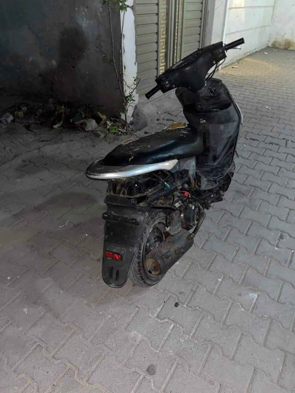 سلام عليكم دراجه للبيت تشتغل ابيعها على هل حطه بس الصلنصه طاكه السعر ٢٠٠رقمي ***********مكاني الاعظميه

