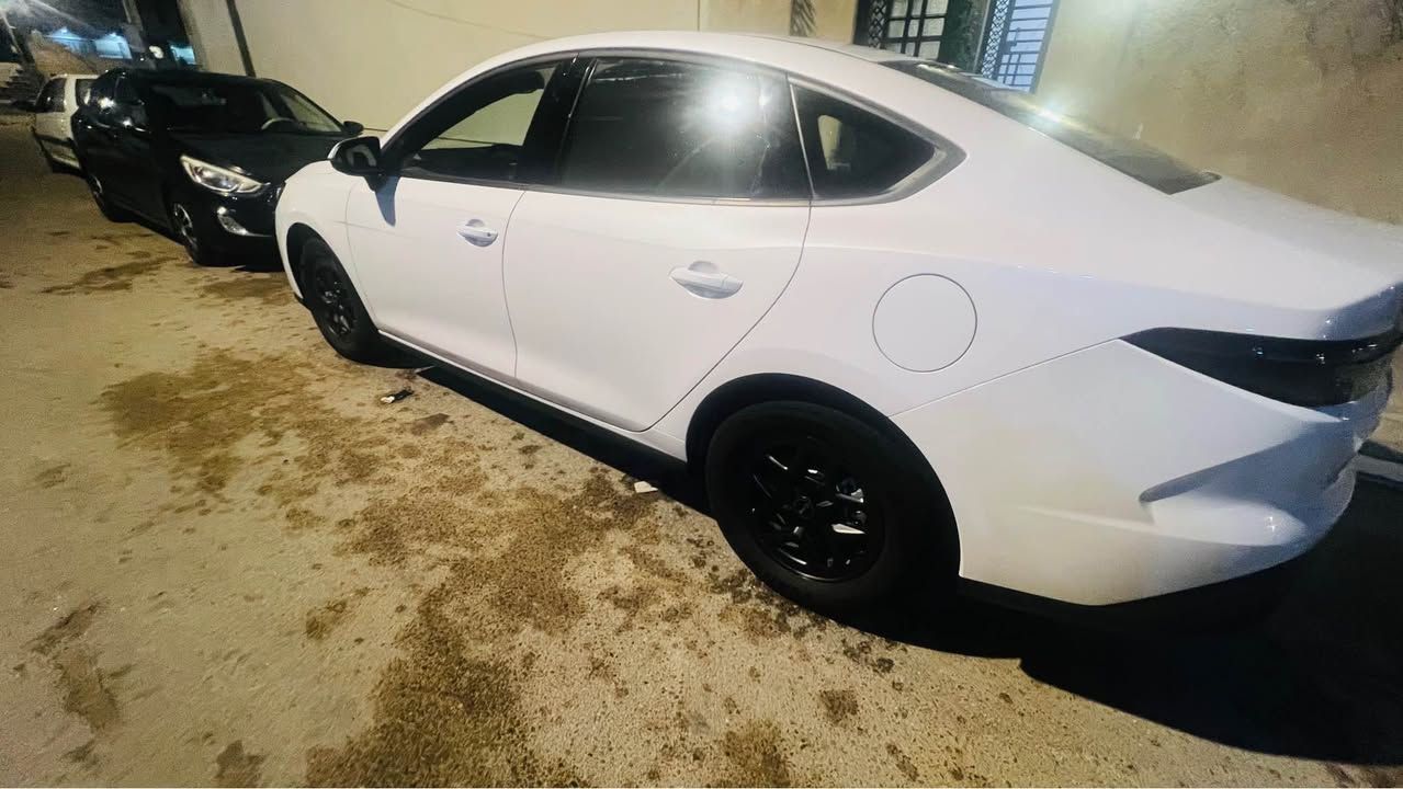 للبيع  سيل فايف رقم بصرة   

 BYD SEAL 5    ‎موديل 25

    بعدها زيرو ماشية 15 الف كهرباء + بانزين 

‎مواصفاتها معروفه 

‎محرك  1500 هجين ثلاث انظمه

‎شحن ذاتي + هايبرد + شحن خارجي

‎يمشي بالتفويله 2000 كيلو مع الشحن المنزلي 2100

شاشه وسطيه+ كامره خلفيه

 دواره

حساسات خلفيه

كارت‎ / ‎بصمه  

‎ هاند بريك بصمه اوتو هولد

‎ كيجات شاشه

‎ لايت لِد لايت اوتو + لِد صباحي

‎تبريد قطعتين

داخل ابيض  

السياره مكفوله من كلشي 

 حتى (الشخوط)

اللون( ابيض صدفي )  

مكان السيارة البصرة حي الخليج العربي 
السعر 130$

للتواصل

*********** البصرة, العراق
