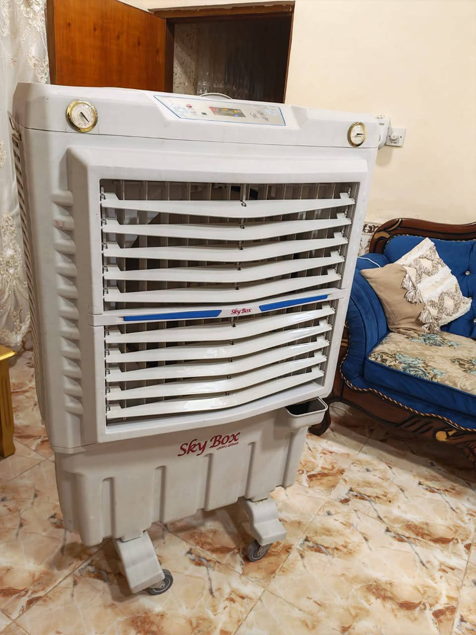 سلام عليكم مبرده استعمال قليل وضع شركه من كلشي جديده لسعر ١٨٥ وبيها مجال بسيط /*********** مكاني تاميم
