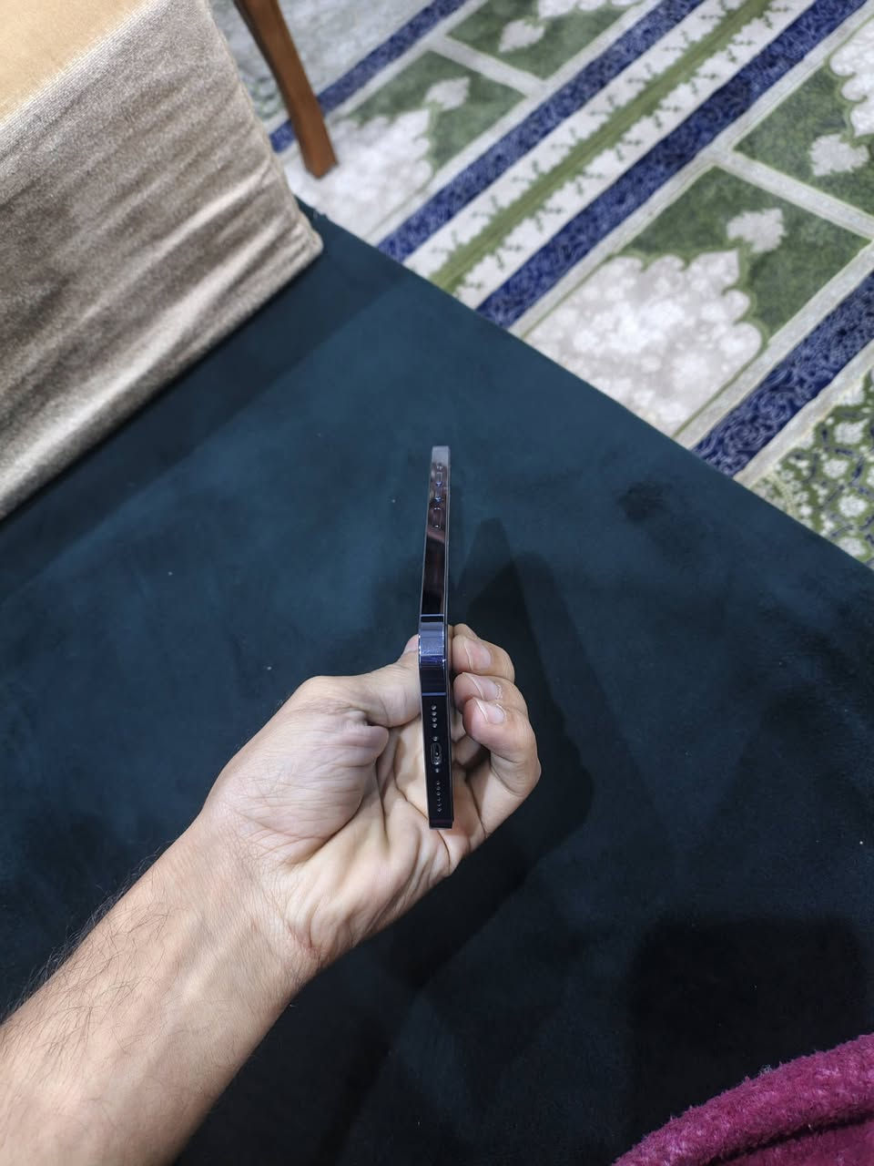 سلام عليكم جهاز ايفون 13 بروس ماكس لون بحري جهاز مكفول ما عده بس معله لبطاريه 79  اذكره 256 لسعر625 لستفسار عليه الرقم خاص ما رد مكلف ***********
