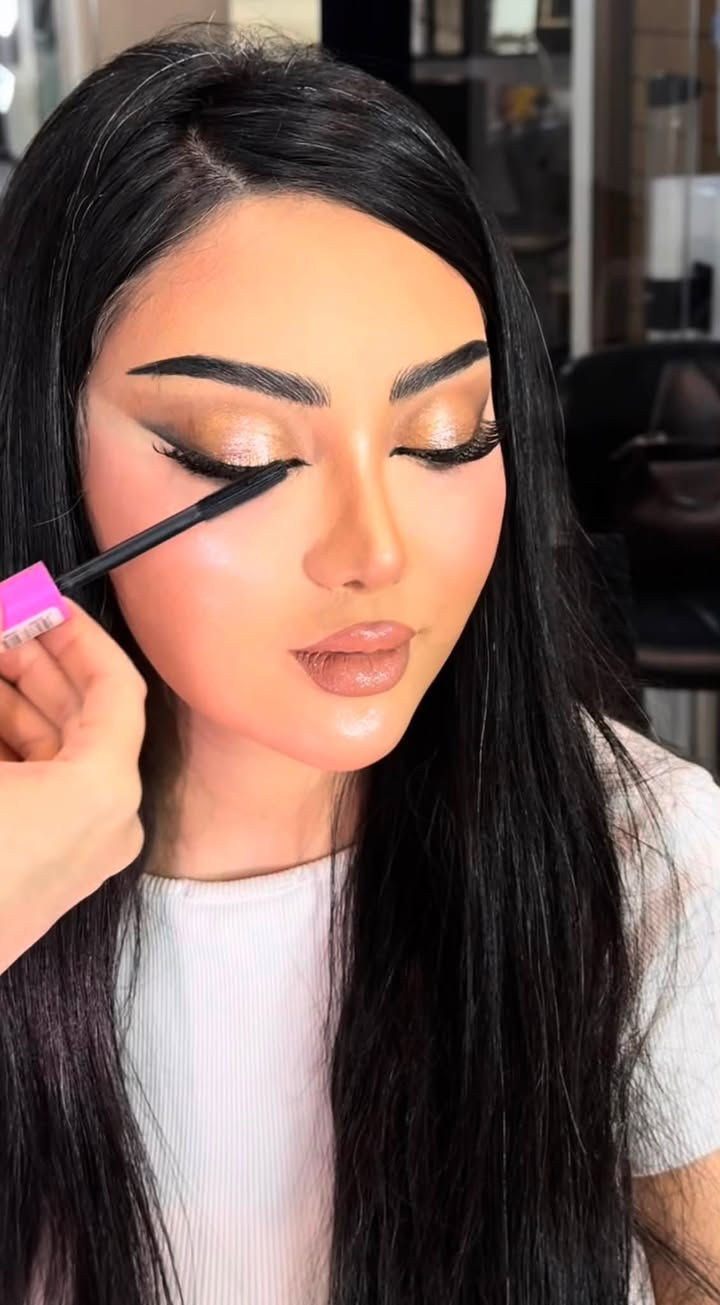 :

سنتر نونه للتجميل 💕✨

👰🏻‍♀️ عرض العروسة 125 ألف فقط
💄 مكياج عروس + 💇🏻‍♀️ تسريحة عروس

🌸 عرض المدعوات 50 ألف فقط
💄 مكياج مدعوة + 💇🏻‍♀️ تسريحة

✨ دللي نفسچ بأجمل إطلالة وبأسعار مميزة ✨

📍 خاجية – شارع أربعين
📞 ***********
