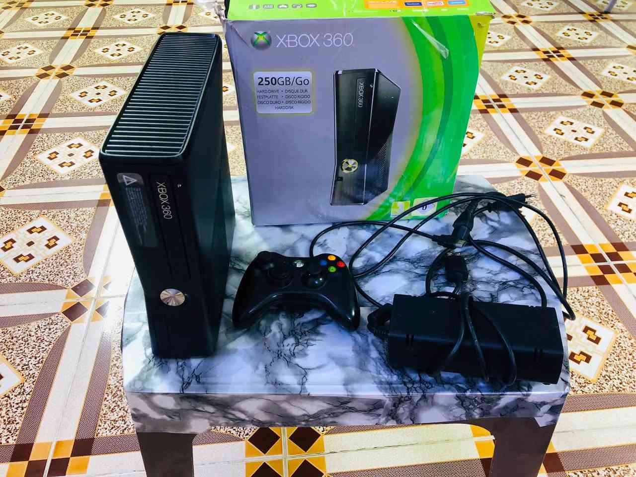 سلام عليكم للبيع اكس بوكس 360 جهاز كلش نظيف ماشاء الله يحتوي على 118 لعبة وقابله للزيادة يده وحده بلادي شرط كل عيب مابيها مكان قرص شغال ونوعيه سلم من افضل النوعيات ملاحظة جهاز مامفتوح ماواصل للمصلح نظيف كلشش كارتونه وياه مكاني كركوك سعر 105 الف رقم ***********
